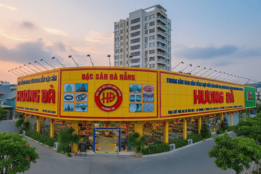 Huong Da Specialty Supermarket has a modern facade, highlighted by local products